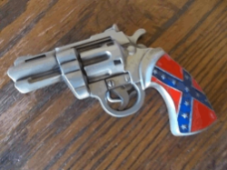 BB150  Buckle Shaped Like Hand Gun 